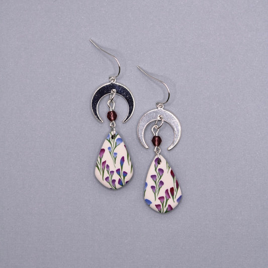 April Birth Month Flower in Luna